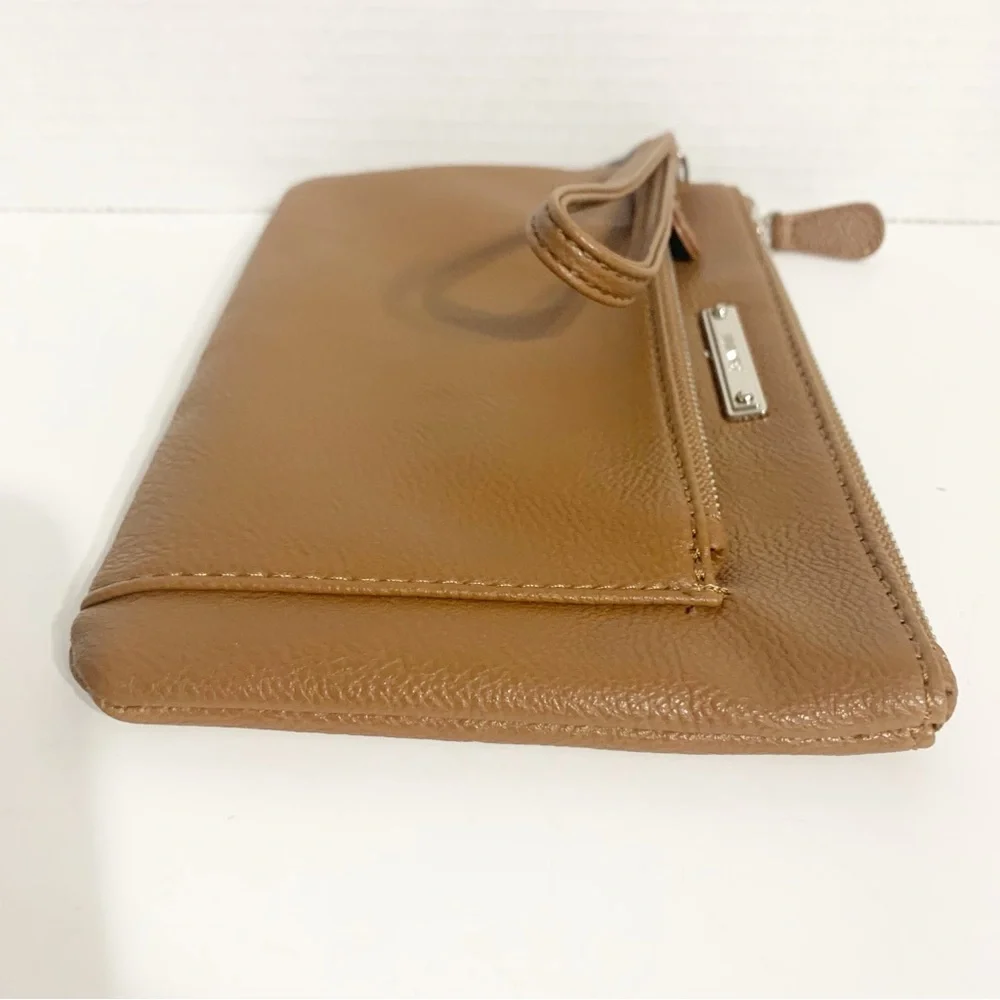 Nine West Faux Leather Wristlet Fully Line in Tan Print Studded Logo Plate Brown